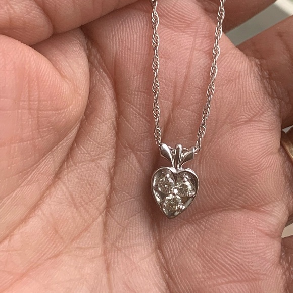 14k Gold Diamond Heart Shape Necklace